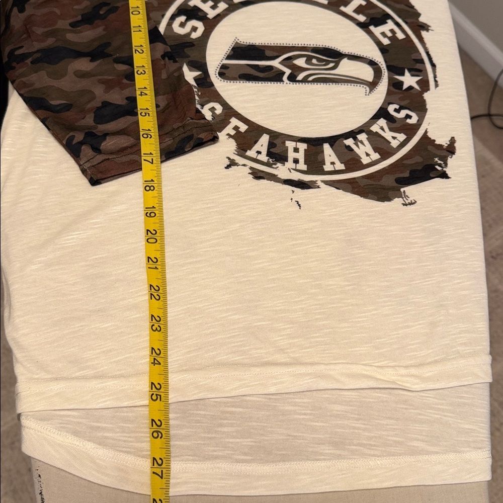 NFL Seattle Seahawks Women’s Large Camo Raglan Top Shirt NWT - Picture 8 of 11